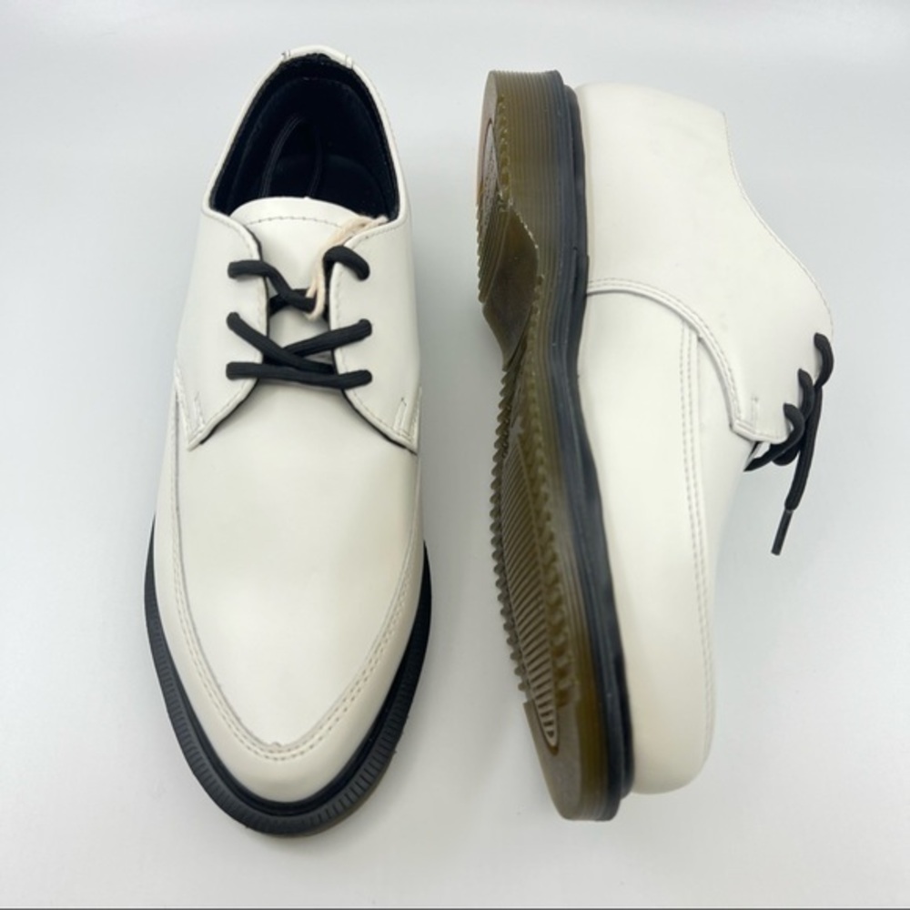 Dr. Martens Willis Pointed Creeper White Air Wair Smooth Leather Lace up Shoe